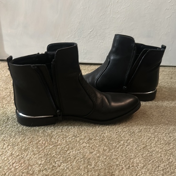 Black real leather Marc Fisher bootie - Picture 4 of 6